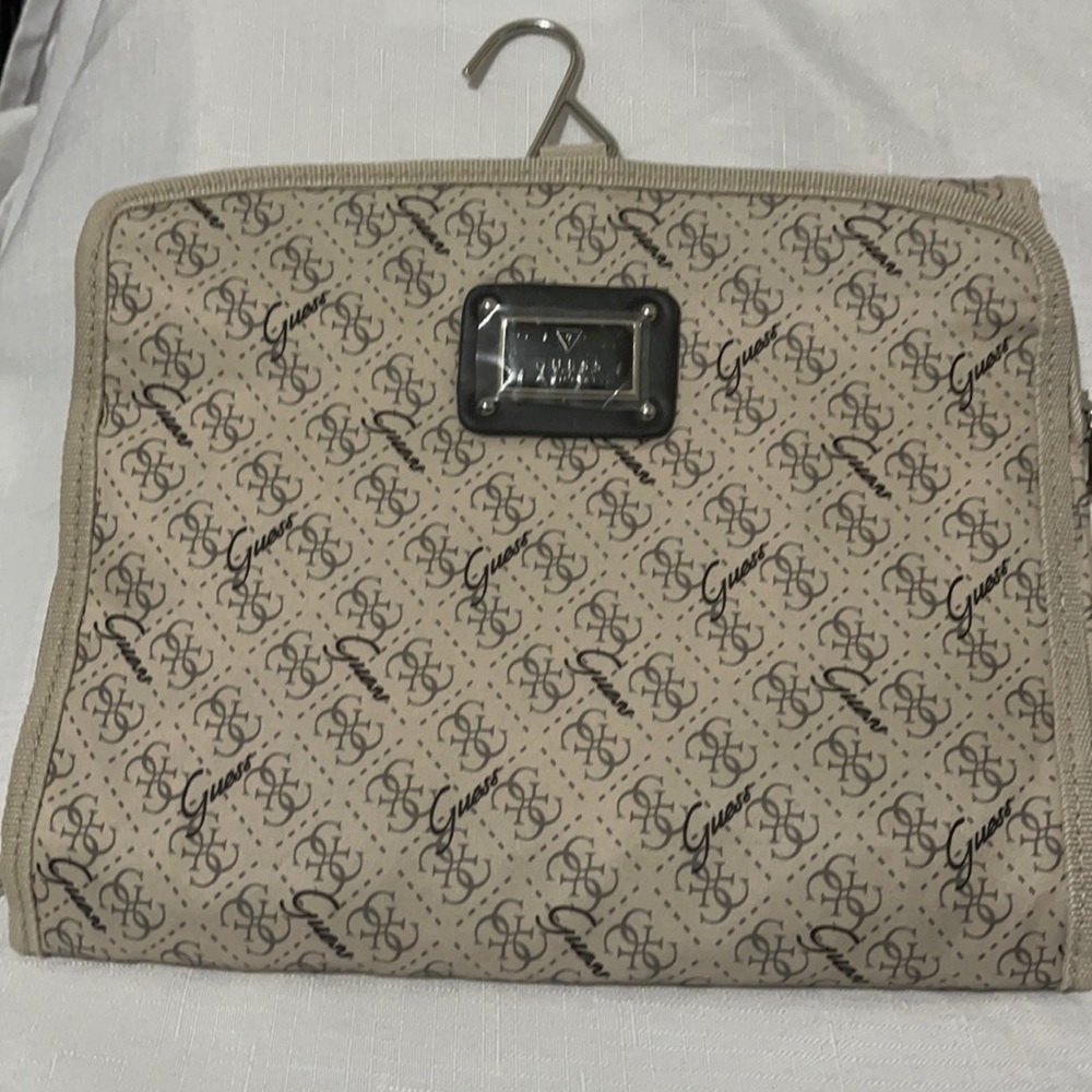 Guess travel organizers with hanger